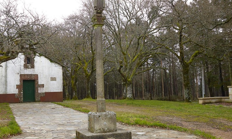 Capela de San Nicolao e Cruceiro (Mesos)