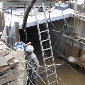 Construción de ponte sobre o rego de Marís, no Lugar de Caboladrón, na Parroquia de Mesos