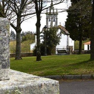 Igrexa Parroquial e Cruceiro (Céltigos)