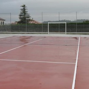 Pista de Tenis descuberta (Ledoira)