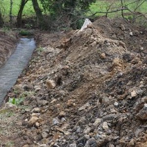 Construción de ponte sobre o rego de Marís, no Lugar de Caboladrón, na Parroquia de Mesos