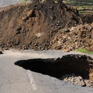 Construción de ponte sobre o rego de Marís, no Lugar de Caboladrón, na Parroquia de Mesos