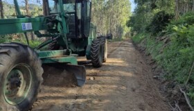 O Concello de Frades renova o convenio contra incendios e mellora cinco quilómetros de pistas forestais