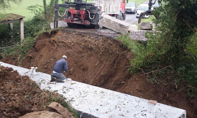 Avanza a bo ritmo a reconstrución de tres pontes caídas en Frades nos temporais do pasado inverno, nas que Medio Rural inviste 120.000 €