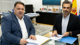 O alcalde de Frades reúnese co conselleiro de Presidencia, Xustiza e Deportes