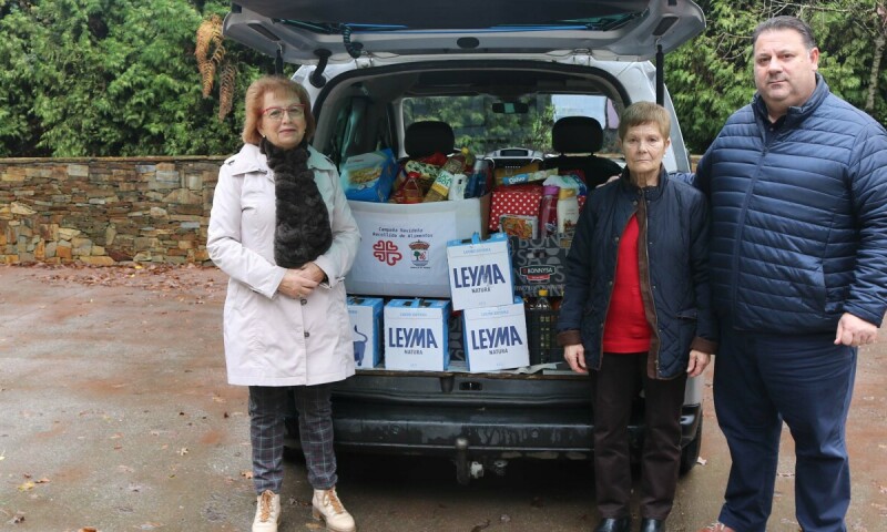 O Concello de Frades fai entrega a Cáritas dos alimentos recollidos na campaña de Nadal