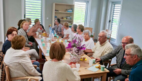 Os maiores do centro sociocomunitario de Frades celebran unha festa de fin de curso