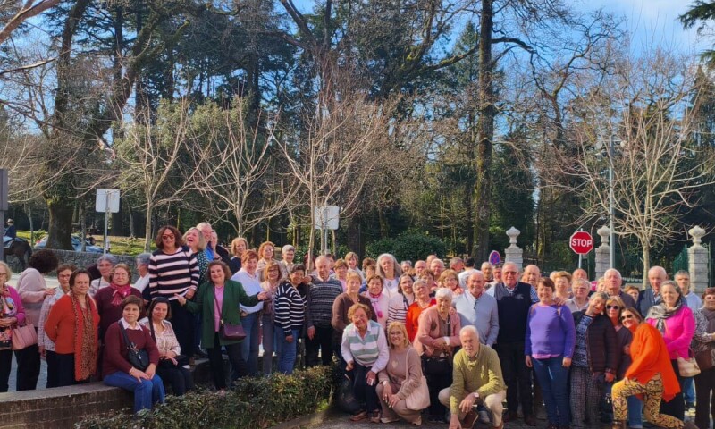 Un total de 86 veciños e veciñas de Frades desfrutan dunha excursión polo norte de Portugal