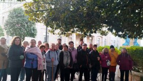 Un grupo de 24 veciñas e veciños de Frades percorre os 19 km da oitava etapa do Camiño Portugués entre Caldas de Reis e Padrón