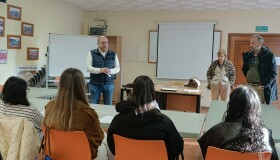 Arrinca con oito alumnas o Curso Oficial de Monitores/as de Actividades de Tempo Libre organizado polo Concello de Frades