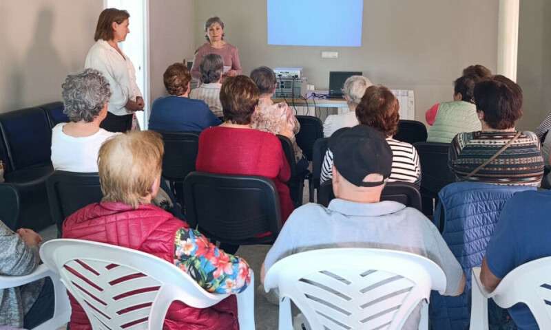 Gran participación veciñal na charla sobre tensión arterial celebrada en Abellá