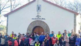 Sesenta veciños e veciñas de Frades participan na I Andaina Solidaria para a recollida de xoguetes para a Cruz Vermella