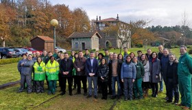  Ovidio Rodeiro visita aos alumnos do obradoiro de emprego, que formará a 20 alumnos en repoboacións forestais e en conservación e mellora de montes