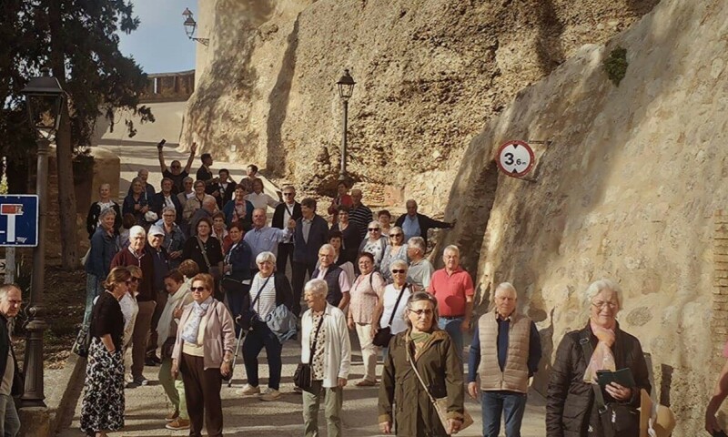 Un total de 55 veciños e veciñas de Frades e de Oroso desfrutan dunha excursión de seis días pola Costa de Azahar