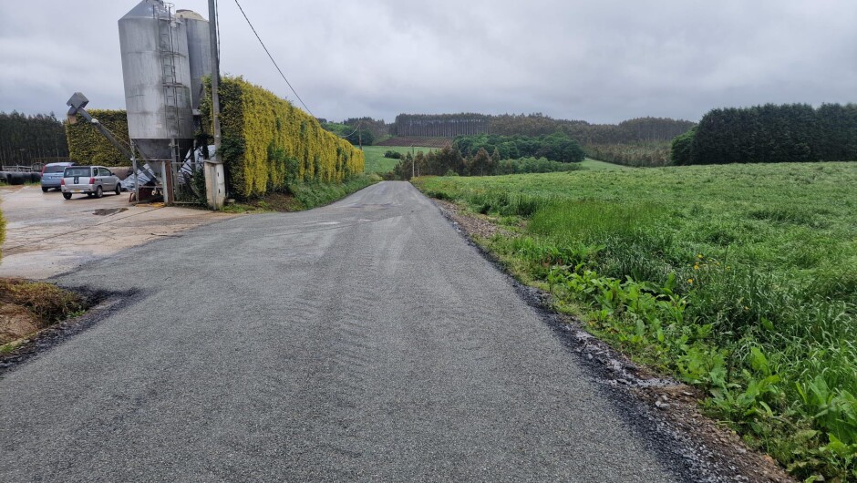 O Concello de Frades inviste máis de 90.000 euros na mellora dos accesos a catro aldeas do municipio
