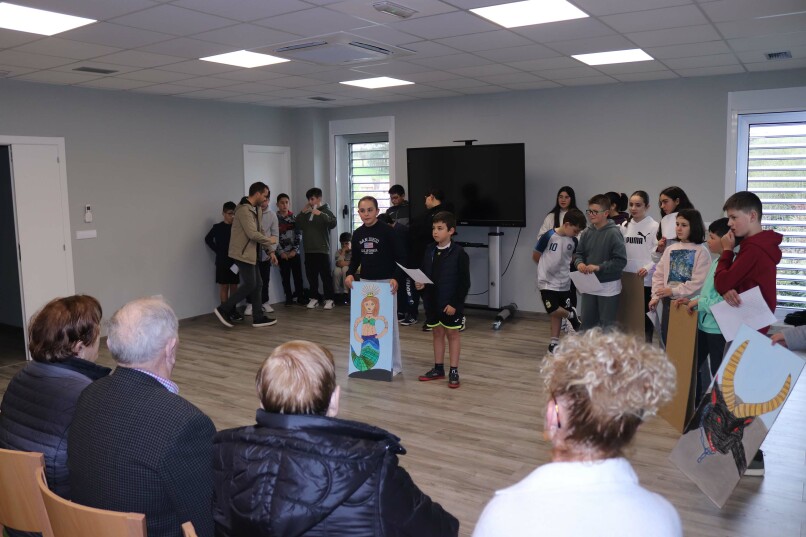 Nenos e nenas de 5º e 6º de primaria do CPI Ponte Carreira comparten lendas locais e galegas cos seus maiores