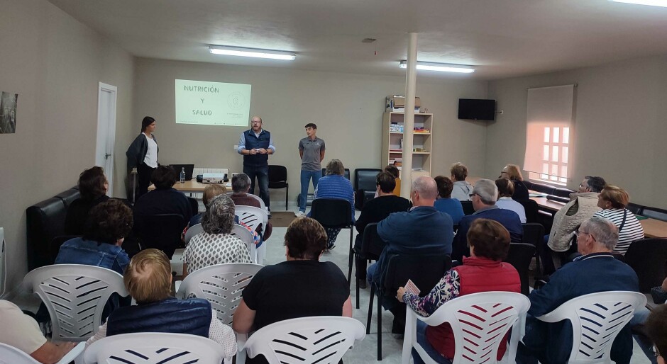 A charla sobre Nutrición e Saúde rexistra o seu segundo cheo consecutivo, desta vez no local social de Abellá