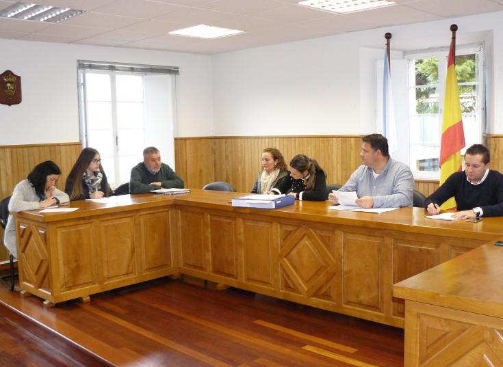 O Pleno de Frades aproba por unanimidade bonificar o 95% do IBI a 190 explotacións agrarias ou gandeiras do municipio